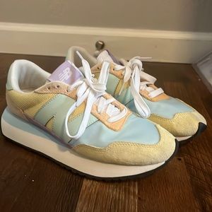 New Balance Women’s 237’s
